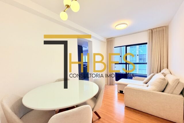 Apartamento Água Verde, ensolarado, mobiliado, 2 dormitórios, 45 m² privativos, 1 vagas de garagem.