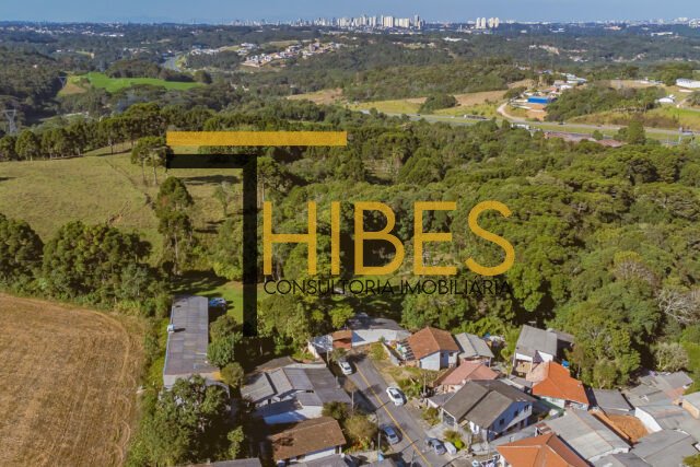 Encantadora chácara, 145 mil metros, jardim Guarany, são 9 km e 8 minutos do nosso querido parque barigui em Curitiba.