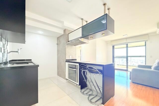 Apartamento água verde, lindamente decorado, ensolarado, andar alto, 2 dormitórios, sendo 1 suíte, 63 m² privativos, 1 vaga